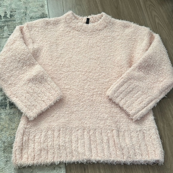 H&M Fluffy-Knit Sweater in Light Dusty Pink - Picture 2 of 3